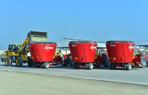 Feed Tractor